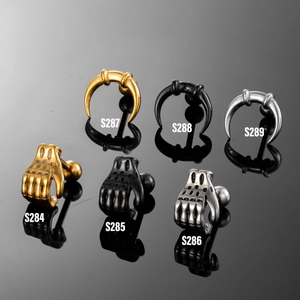 Boucles d'oreilles punk en acier inoxydable forme de main de crâne et croissant or argent noir