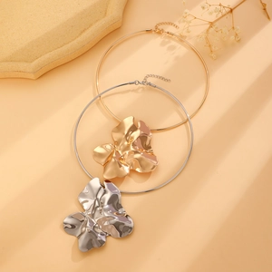 Irregular metal flower pendant choker set in gold and silver finish for women