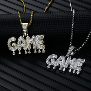 Pendentifs lettre GAME hip hop dorés et argentés sertis de strass brillants