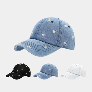 Casquette de Baseball en Denim Délavé Brodé de Marguerites Chapeau de Soleil en Coton Réglable Extérieur Décontracté Sportif Mode pour Hommes Femmes