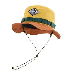Outdoor color-block sun hat with chin strap for hiking, featuring green and yellow panels