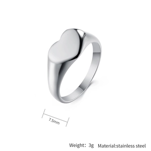 Detailed view of silver heart-shaped stainless steel ring with 7.5mm face and 3g weight