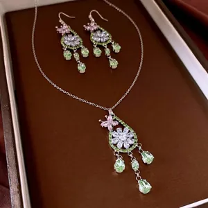 Parure de bijoux en argent avec collier fleurs en zircon et boucles d'oreilles à pampilles