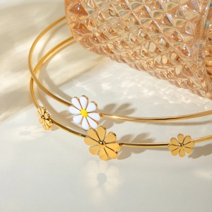 18k gold plated stainless steel daisy necklace with white enamel floral design