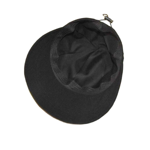 Berretto newsboy nero classico con coulisse regolabile e dettagli della fodera interna