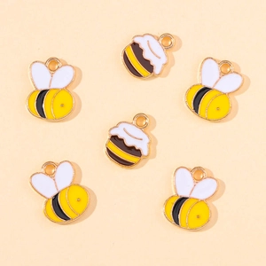 Detailansicht süßer Emaille-Bienen- und Wabenanhänger aus Legierung für DIY-Schmuck