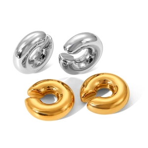Minimalist 18k gold and silver stainless steel C-shaped hoop earrings in mirror finish