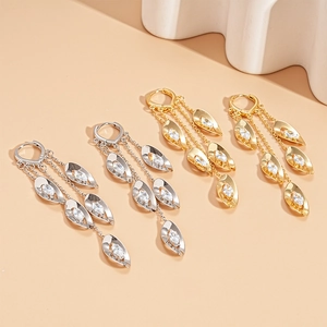 Elegante geometrische Quasten-Ohrhänger mit Zirkonia in Gold- und Silbausführung