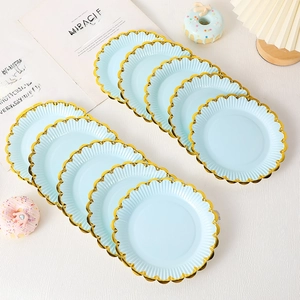 Set di 12 piatti di carta blu usa e getta con bordo dorato ondulato per decorazione festa