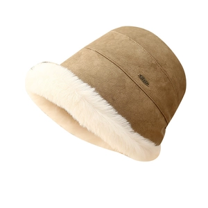 Bob d'hiver en faux daim marron avec doublure en peluche blanche et protection d'oreilles
