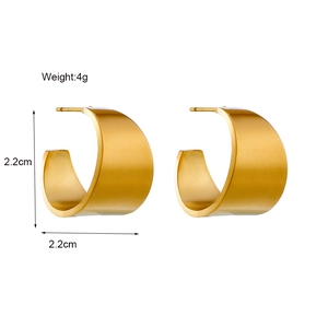 Polished 2.2cm C-shaped gold titanium steel hoop earrings with weight measurement
