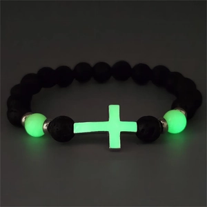 Nachtleuchtendes grünes Kreuz und Perlen auf schwarzem Lavastein-Armband für Herren