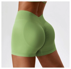 Détail du short de sport sans couture à taille haute avec fessier froncé et coupe en V