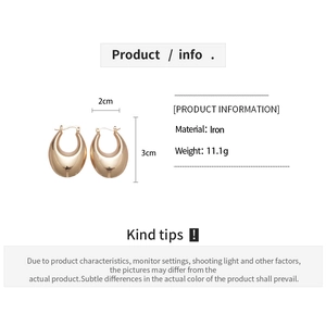 Detailed spec sheet of gold oval drop earrings with 3cm x 2cm iron dimensions and 11.1g weight