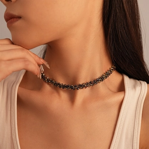 Chic two-tone geometric beaded choker necklace for women with sparkling faceted amber beads
