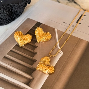 18k gold plated stainless steel heart necklace and stud earrings set with vintage texture
