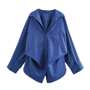 Camisa clásica de popelina de algodón azul oscuro con manga larga y bolsillo de pecho