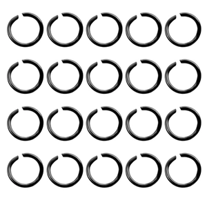 Set di 20 anellini aperti in metallo nero per gioielli fai da te su sfondo bianco