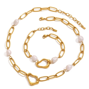 Gold-plated 18k stainless steel chain necklace and bracelet set with baroque pearls