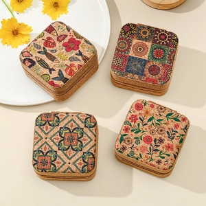 Portable Cork Jewelry Box Travel Storage Organizer Case Earrings Rings Necklaces Zipper Closure Floral Wood Grain Texture