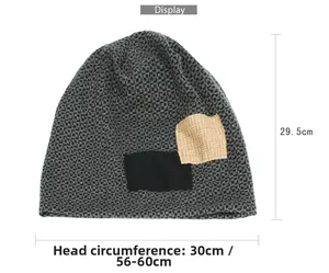 Berretto grigio a scacchi piatto con altezza di 29,5 cm e circonferenza testa 56-60 cm