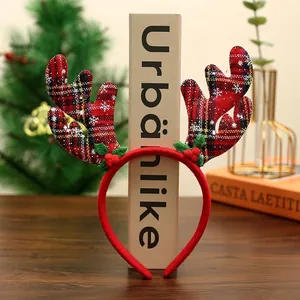 Serre-tête bois de renne de Noël avec motif à carreaux rouges et détails flocons