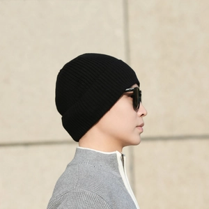 Klassische schwarze Rippstrick-Beanie für Herren, warme Wintermütze für Outdoor und Radsport