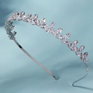 Serre-tête couronne de mariée luxueux avec zircone marquise en finition argent