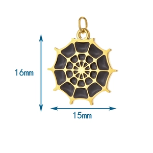 Détail du pendentif toile d'araignée avec dimensions 16mm hauteur et 15mm largeur