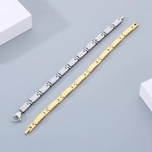 Minimalist geometric link bracelets in gold and silver finish with lobster clasp