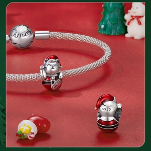 Close-up of S925 silver Lucky Cat Christmas charm with Family Forever engraved clasp