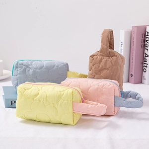 Quilted Cosmetic Bag For Women Floral Pattern Portable Toiletry Pouch Travel Makeup Storage Organizer With Handle INS Style