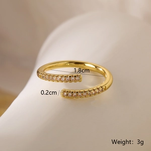 Close-up of 18K gold plated copper ring with zircon inlay and size dimensions