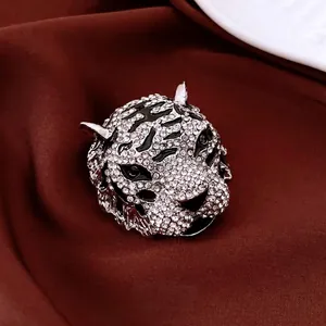 Vintage Tiger Head Brooch Alloy Zircon Inlaid Pave Rhinestone Enamel Suit Pin Retro Luxury Jewelry Accessory For Women
