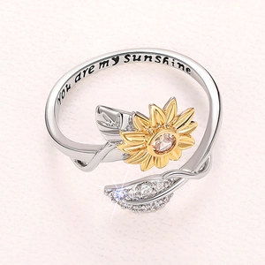 Bague tournesol réglable avec zircon rose et gravure You Are My Sunshine
