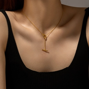 Minimalist S925 sterling silver gold necklace with elegant T-bar and ring toggle pendant