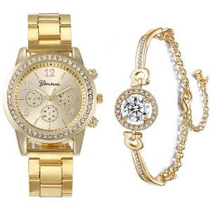 Détails de la montre de luxe dorée avec lunette en cristal et bracelet en strass assorti