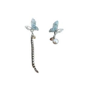 Asymmetric butterfly tassel earrings with silver needles, blue crystals and pearls