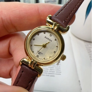 Women's Quartz Watch Round Gold Case Leather Strap Rhinestone Markers Vintage Retro Ladies Wristwatch Elegant Analog