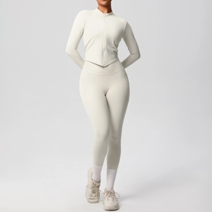 Détails de l'ensemble de yoga crème avec veste zippée à coupe en V et legging taille haute