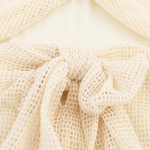 Ärmelloses Häkelkleid mit Mesh-Ausschnitt-Design und Fransen-Knoten-Detail
