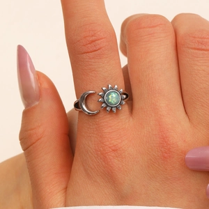 Retro adjustable silver sun and moon open ring with green-blue opal stone for women