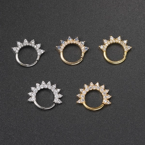 Orecchini geometrici in zircone scintillante, argento e oro, design a corona