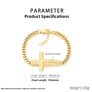 Vue détaillée du bracelet gourmette en acier inoxydable doré avec pendentif croix