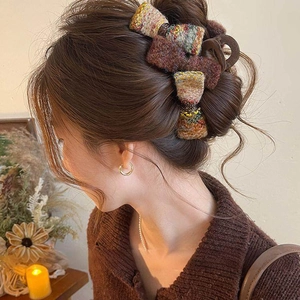 Pince à cheveux vintage en tweed avec nœuds aux tons marron terre et beige