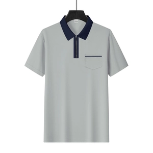Vorderansicht graues Poloshirt mit dunkelblauem Kragen und Reißverschluss-Detail