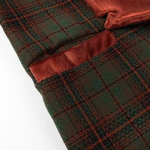 Cappotto lungo scozzese stile britannico verde e rosso con dettagli tasca in raso