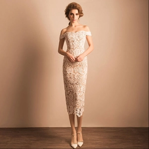 Robe Midi Dentelle Épaules Dénudées Femme Élégante Moulante Coupe Ajustée Soirée Mariage Robe Formelle Beige
