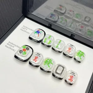 Faux ongles 3D Mahjong avec motifs traditionnels blanc et noir faits à la main