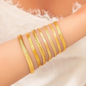 Women Minimalist Stainless Steel Eighteen K Gold Plated Snake Chain Bracelet Elegant Geometric Herringbone Link Bracelet Fashion Jewelry